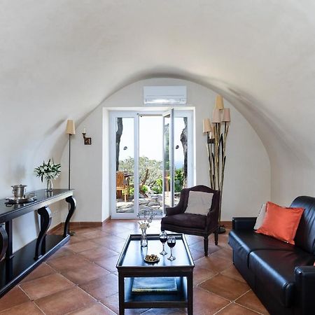 U Piazzale Villa Santa-Reparata-di-Balagna Kültér fotó